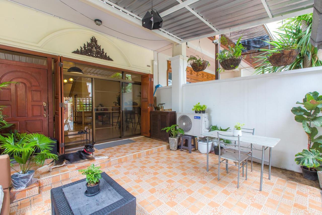 The Little Siri Hotell Chiang Mai Exteriör bild