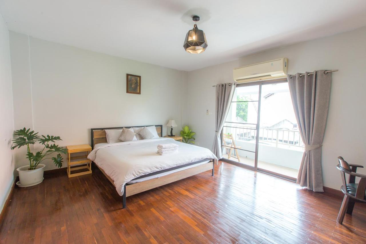 The Little Siri Hotell Chiang Mai Exteriör bild