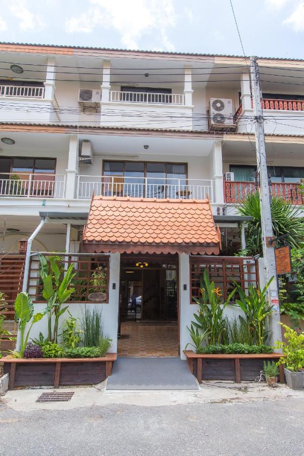 The Little Siri Hotell Chiang Mai Exteriör bild