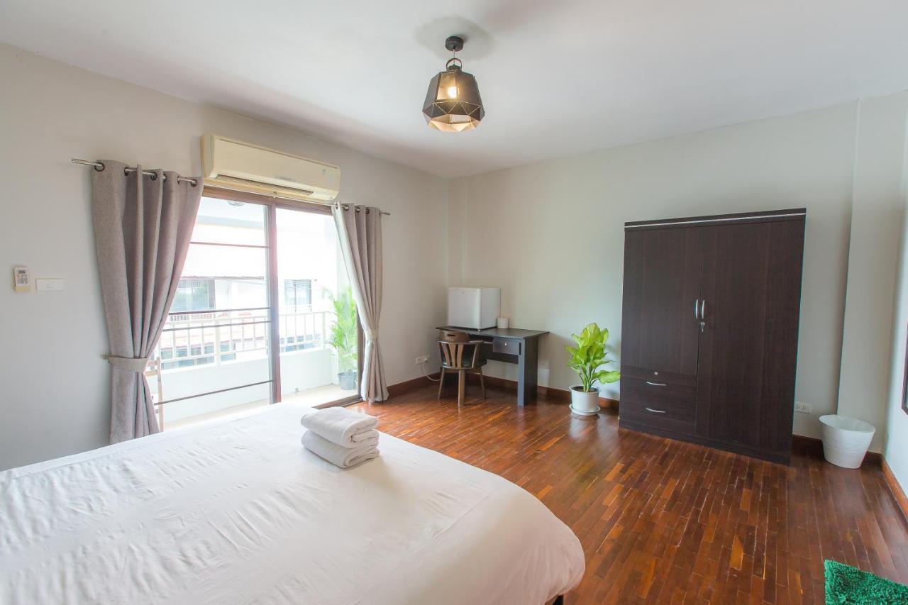 The Little Siri Hotell Chiang Mai Exteriör bild