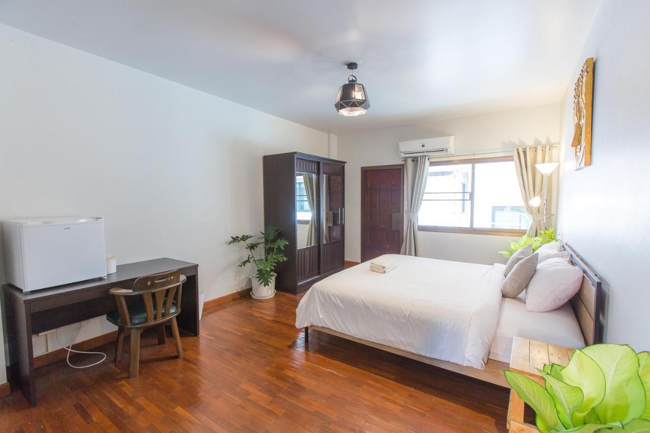 The Little Siri Hotell Chiang Mai Exteriör bild