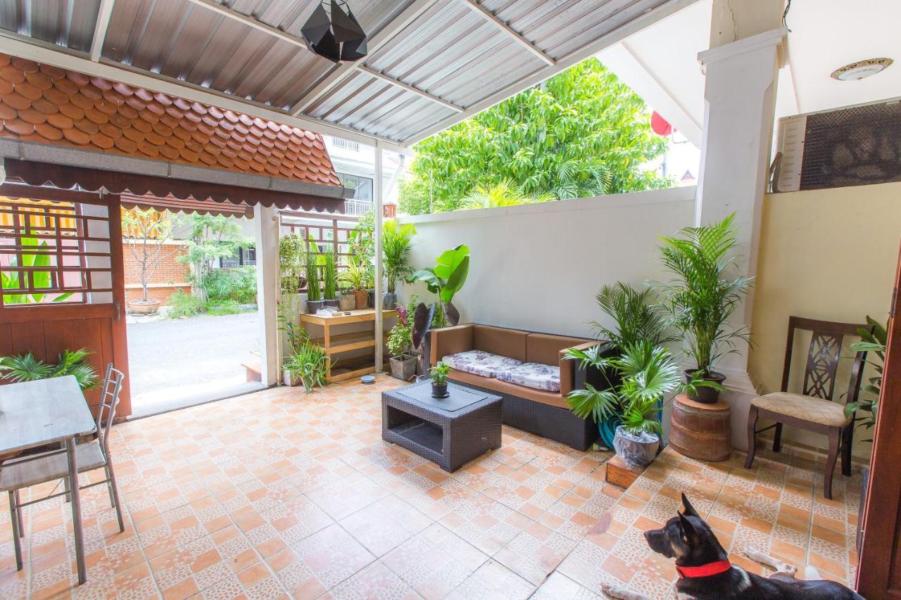 The Little Siri Hotell Chiang Mai Exteriör bild