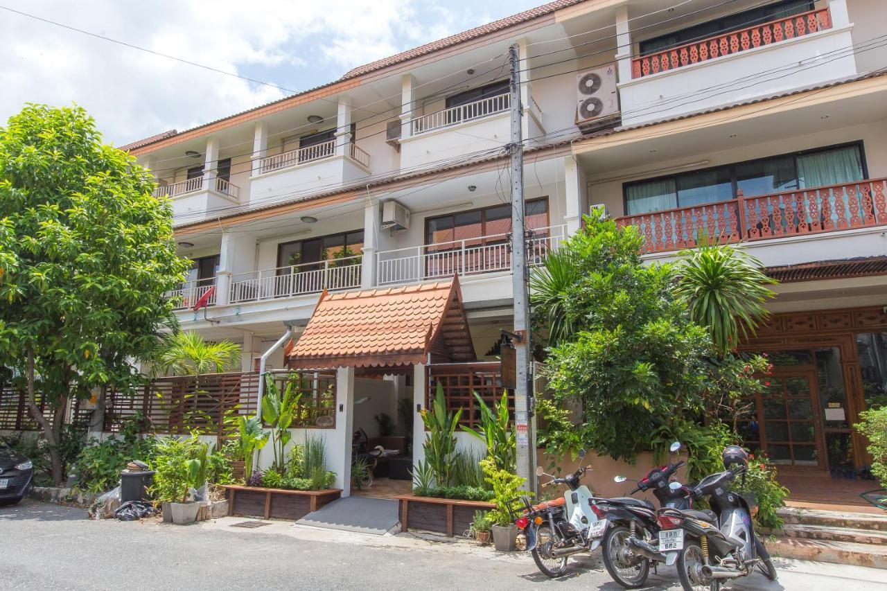 The Little Siri Hotell Chiang Mai Exteriör bild