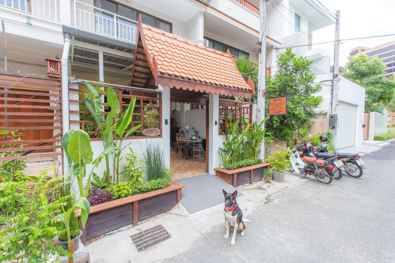 The Little Siri Hotell Chiang Mai Exteriör bild
