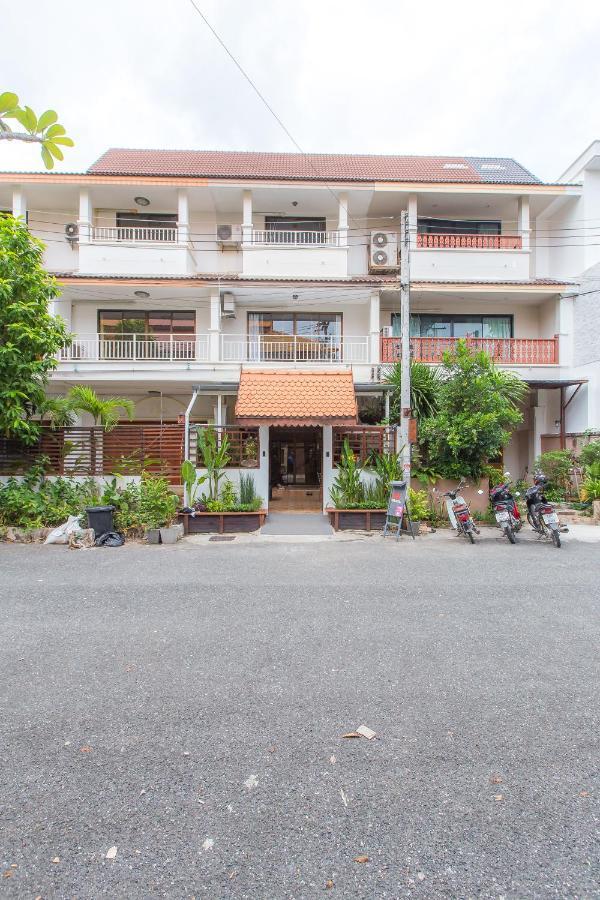 The Little Siri Hotell Chiang Mai Exteriör bild