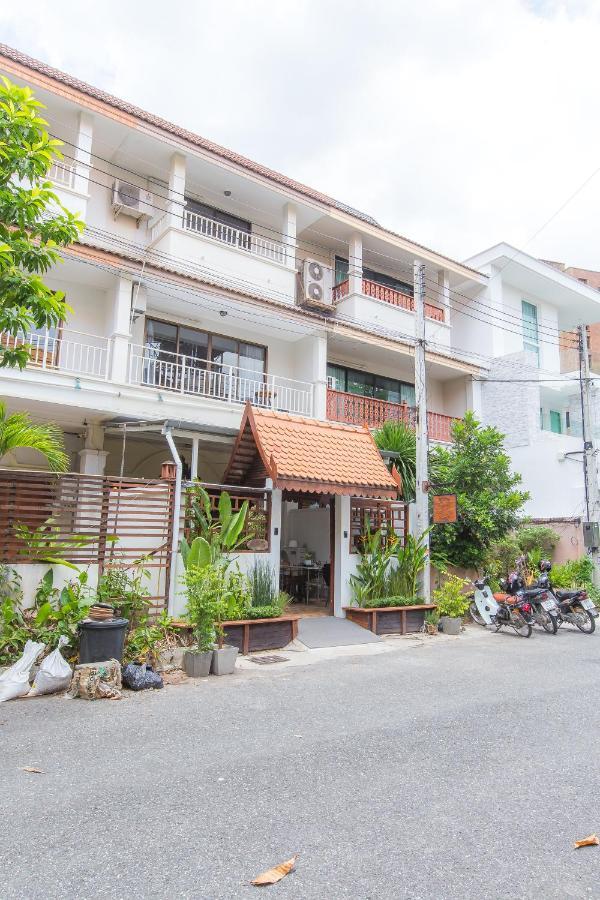 The Little Siri Hotell Chiang Mai Exteriör bild
