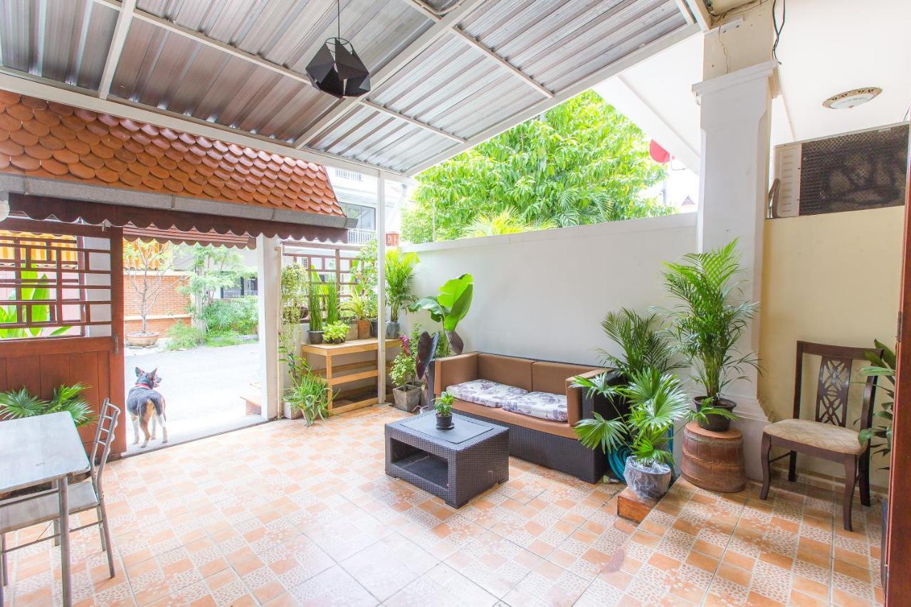 The Little Siri Hotell Chiang Mai Exteriör bild